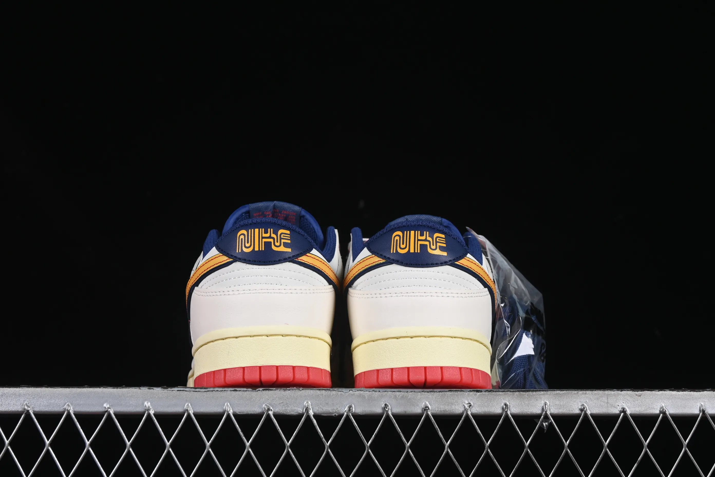 All categories Nk SB Dunk series Nk SB Dunk Low low-top sneakers Nike SB Dunk Low rainbow gradient low-top casual sports skateboard shoes HV5749-110